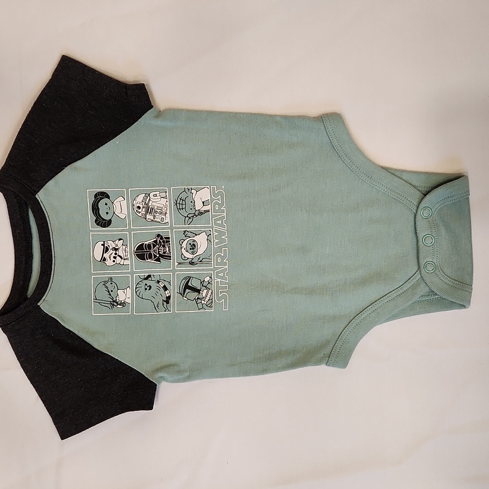🌟 🖤🩶Star Wars onsie 9M🩶🖤 🌟